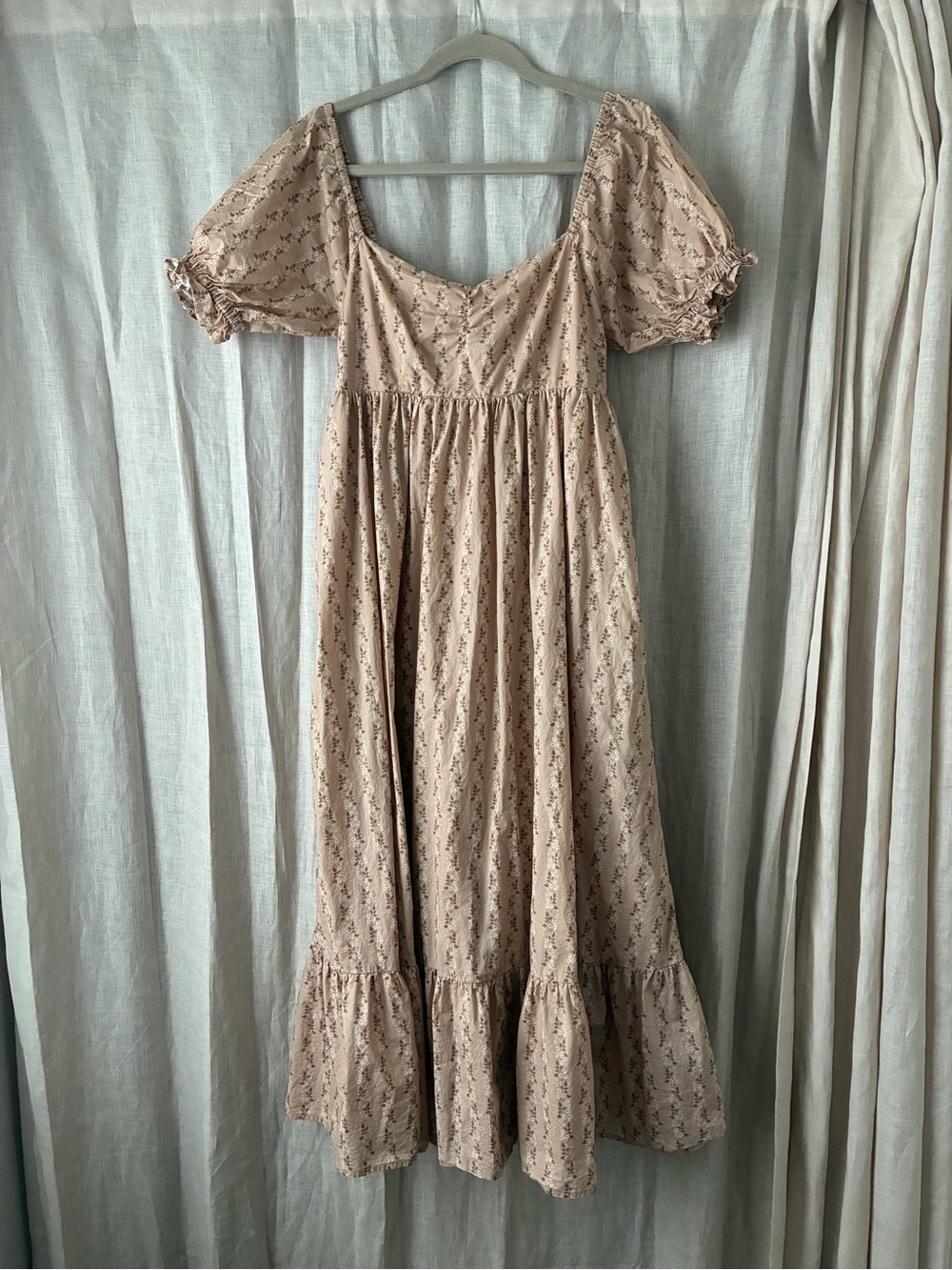 Noralee chloe Beige Floral Maxi Dress with Puff Sleeves - Picture 1 of 5